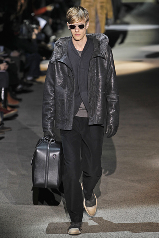 Louis Vuitton / - 2011-2012